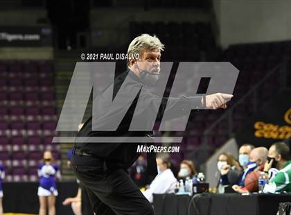 Thumbnail 3 in Limon vs. Wray (CHSAA 2A State Final) photogallery.