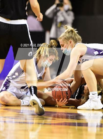 Thumbnail 1 in Limon vs. Wray (CHSAA 2A State Final) photogallery.
