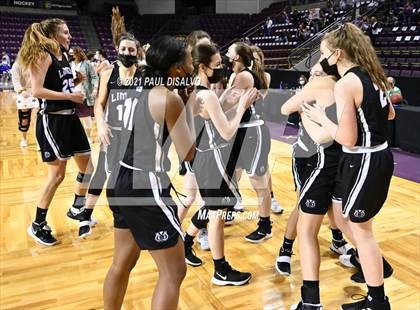 Thumbnail 1 in Limon vs. Wray (CHSAA 2A State Final) photogallery.