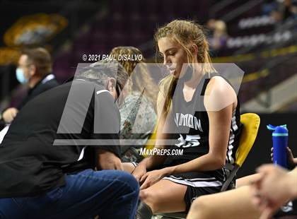 Thumbnail 3 in Limon vs. Wray (CHSAA 2A State Final) photogallery.