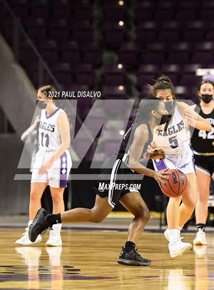 Thumbnail 2 in Limon vs. Wray (CHSAA 2A State Final) photogallery.