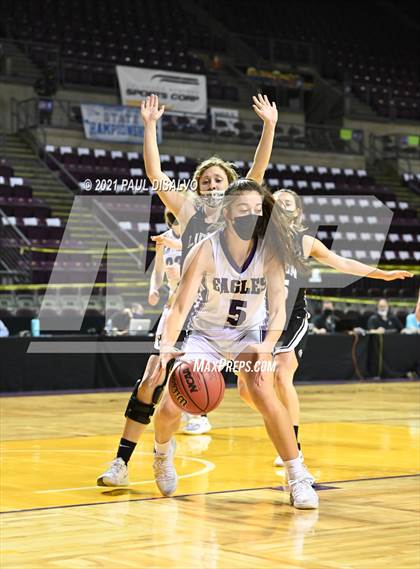 Thumbnail 2 in Limon vs. Wray (CHSAA 2A State Final) photogallery.