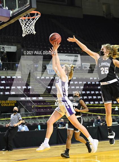 Thumbnail 1 in Limon vs. Wray (CHSAA 2A State Final) photogallery.