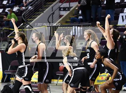 Thumbnail 1 in Limon vs. Wray (CHSAA 2A State Final) photogallery.