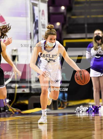 Thumbnail 2 in Limon vs. Wray (CHSAA 2A State Final) photogallery.