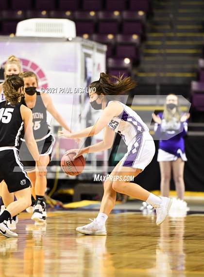 Thumbnail 3 in Limon vs. Wray (CHSAA 2A State Final) photogallery.