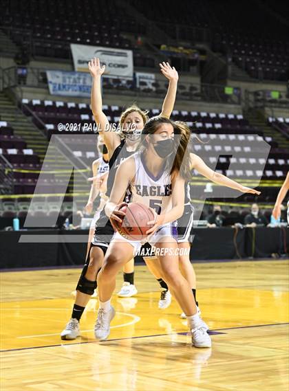 Thumbnail 3 in Limon vs. Wray (CHSAA 2A State Final) photogallery.