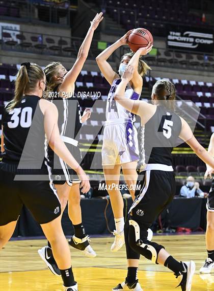 Thumbnail 3 in Limon vs. Wray (CHSAA 2A State Final) photogallery.