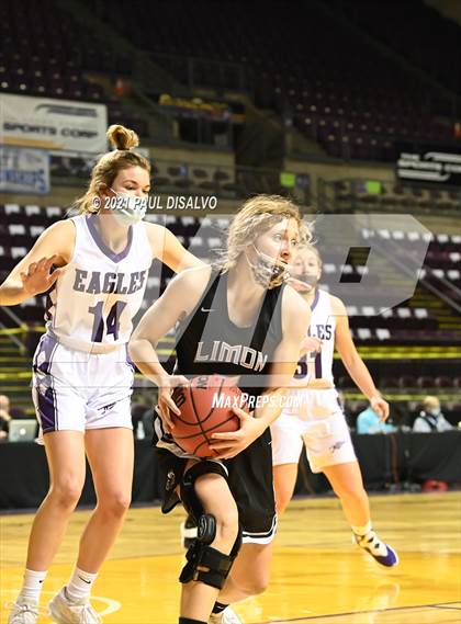 Thumbnail 3 in Limon vs. Wray (CHSAA 2A State Final) photogallery.