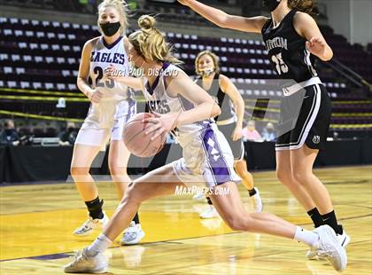 Thumbnail 3 in Limon vs. Wray (CHSAA 2A State Final) photogallery.