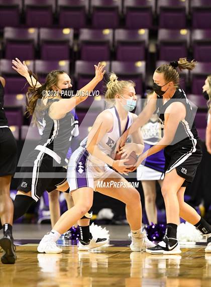 Thumbnail 2 in Limon vs. Wray (CHSAA 2A State Final) photogallery.