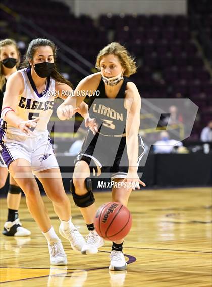 Thumbnail 3 in Limon vs. Wray (CHSAA 2A State Final) photogallery.