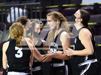 Thumbnail 3 in Limon vs. Wray (CHSAA 2A State Final) photogallery.
