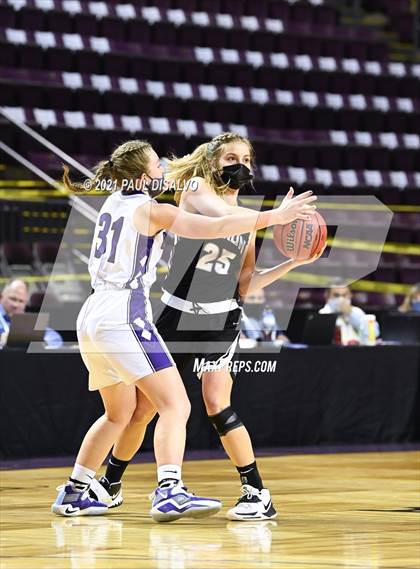 Thumbnail 3 in Limon vs. Wray (CHSAA 2A State Final) photogallery.