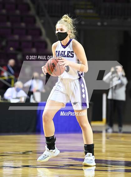 Thumbnail 2 in Limon vs. Wray (CHSAA 2A State Final) photogallery.