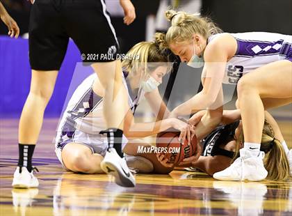 Thumbnail 2 in Limon vs. Wray (CHSAA 2A State Final) photogallery.
