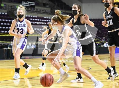 Thumbnail 1 in Limon vs. Wray (CHSAA 2A State Final) photogallery.
