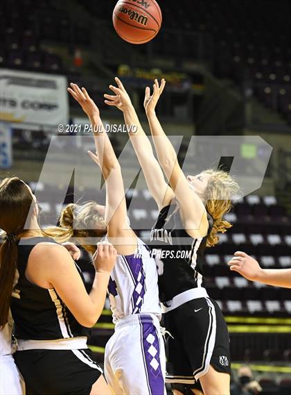 Thumbnail 2 in Limon vs. Wray (CHSAA 2A State Final) photogallery.