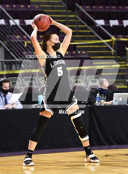 Thumbnail 1 in Limon vs. Wray (CHSAA 2A State Final) photogallery.