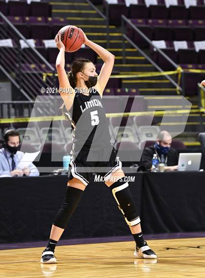 Thumbnail 3 in Limon vs. Wray (CHSAA 2A State Final) photogallery.