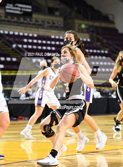 Thumbnail 3 in Limon vs. Wray (CHSAA 2A State Final) photogallery.