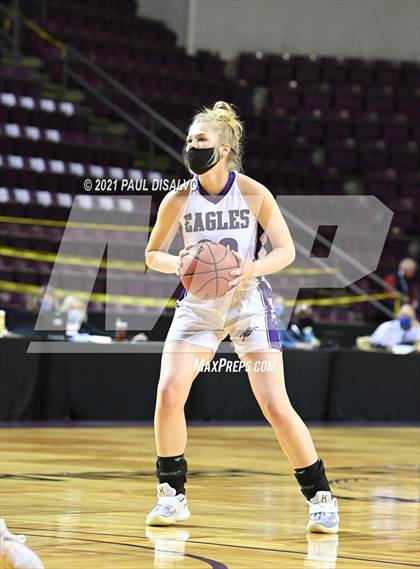 Thumbnail 3 in Limon vs. Wray (CHSAA 2A State Final) photogallery.