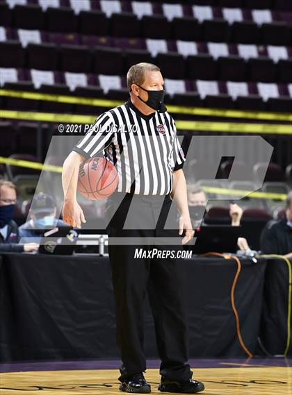 Thumbnail 2 in Limon vs. Wray (CHSAA 2A State Final) photogallery.