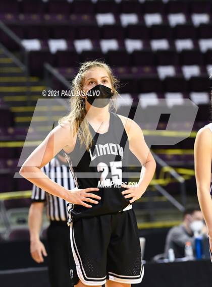 Thumbnail 3 in Limon vs. Wray (CHSAA 2A State Final) photogallery.