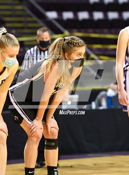 Thumbnail 1 in Limon vs. Wray (CHSAA 2A State Final) photogallery.