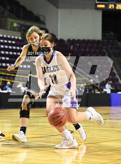 Thumbnail 1 in Limon vs. Wray (CHSAA 2A State Final) photogallery.