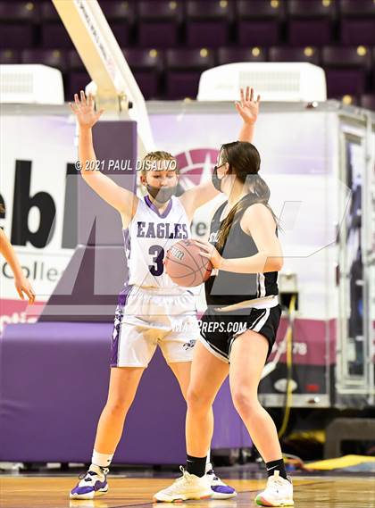 Thumbnail 3 in Limon vs. Wray (CHSAA 2A State Final) photogallery.