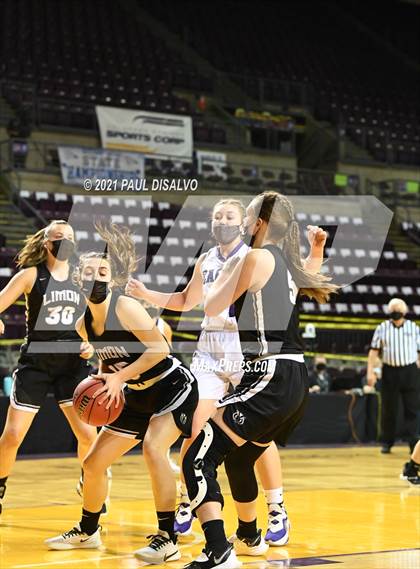 Thumbnail 2 in Limon vs. Wray (CHSAA 2A State Final) photogallery.