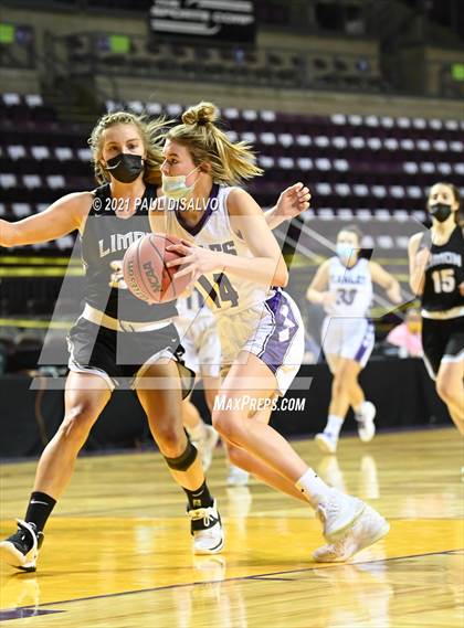 Thumbnail 3 in Limon vs. Wray (CHSAA 2A State Final) photogallery.