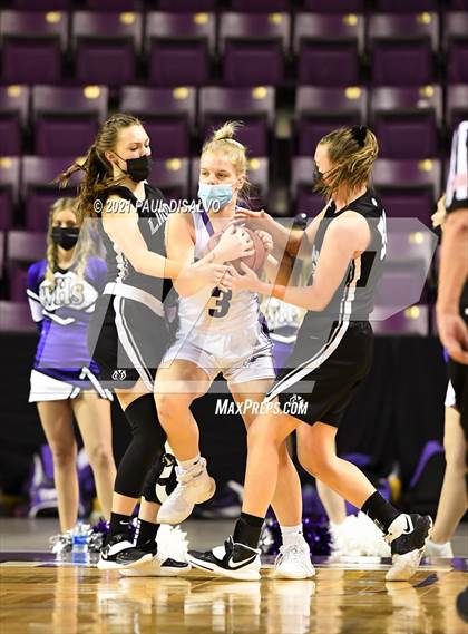 Thumbnail 2 in Limon vs. Wray (CHSAA 2A State Final) photogallery.