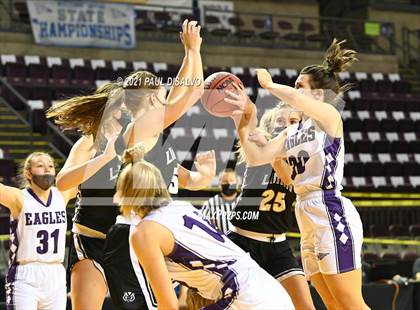 Thumbnail 1 in Limon vs. Wray (CHSAA 2A State Final) photogallery.