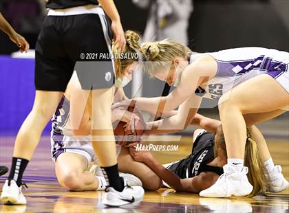 Thumbnail 3 in Limon vs. Wray (CHSAA 2A State Final) photogallery.