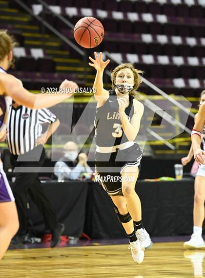 Thumbnail 2 in Limon vs. Wray (CHSAA 2A State Final) photogallery.