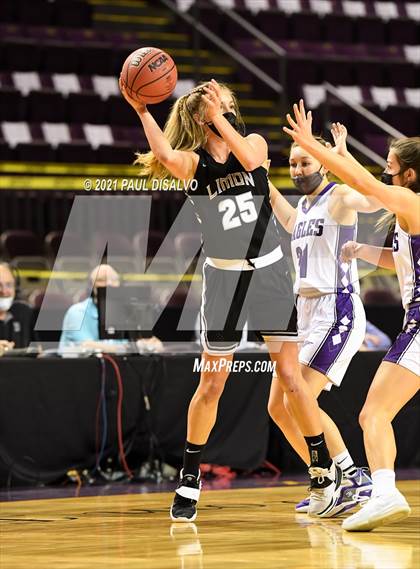 Thumbnail 3 in Limon vs. Wray (CHSAA 2A State Final) photogallery.