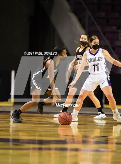 Thumbnail 2 in Limon vs. Wray (CHSAA 2A State Final) photogallery.