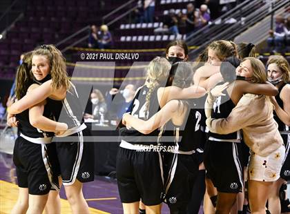 Thumbnail 3 in Limon vs. Wray (CHSAA 2A State Final) photogallery.