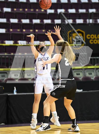 Thumbnail 1 in Limon vs. Wray (CHSAA 2A State Final) photogallery.