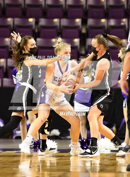 Thumbnail 1 in Limon vs. Wray (CHSAA 2A State Final) photogallery.