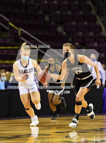 Thumbnail 2 in Limon vs. Wray (CHSAA 2A State Final) photogallery.