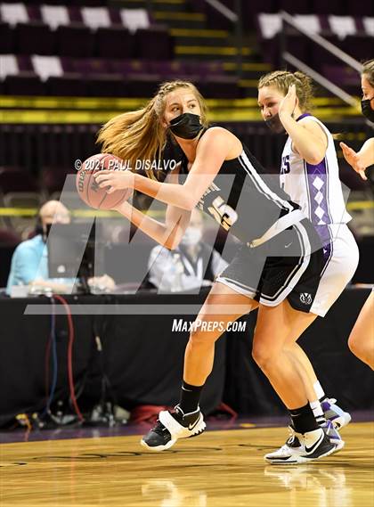 Thumbnail 1 in Limon vs. Wray (CHSAA 2A State Final) photogallery.