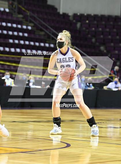 Thumbnail 2 in Limon vs. Wray (CHSAA 2A State Final) photogallery.