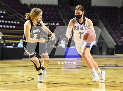 Thumbnail 3 in Limon vs. Wray (CHSAA 2A State Final) photogallery.