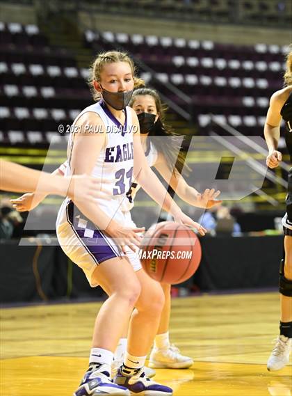 Thumbnail 2 in Limon vs. Wray (CHSAA 2A State Final) photogallery.