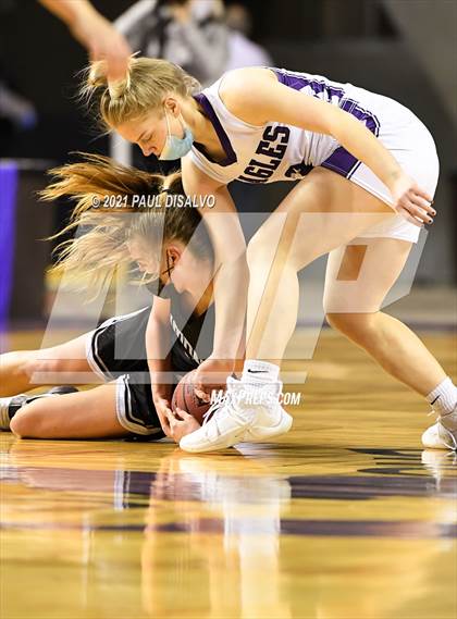 Thumbnail 1 in Limon vs. Wray (CHSAA 2A State Final) photogallery.