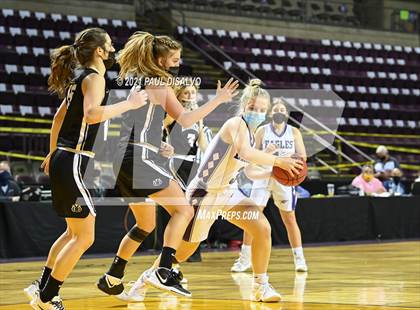 Thumbnail 3 in Limon vs. Wray (CHSAA 2A State Final) photogallery.