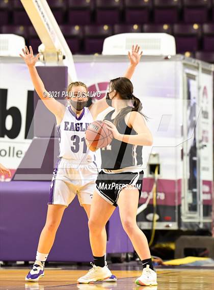 Thumbnail 2 in Limon vs. Wray (CHSAA 2A State Final) photogallery.